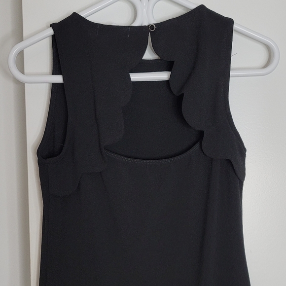Monteau scallop base dress - Picture 9 of 11